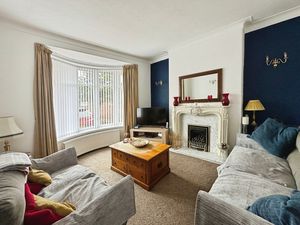 Lounge- click for photo gallery